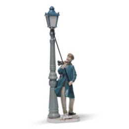 Lamplighter Lladro Porcelain Figurine