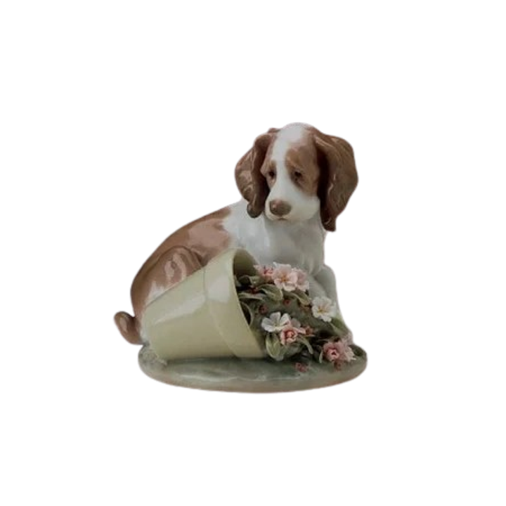 It Wasnt Me Lladro Porcelain Figurine