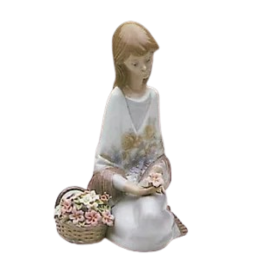 Flower Song Lladro Porcelain Figurine